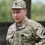 Гелетей заявив про закупівлю високоточної зброї для армії 2 Ukraine's Defence Minister Colonel General Valery Heletey arrives to speak with journalists in the eastern Ukrainian town of Kramatorsk