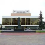 Для волинського драмтеатру купили авто майже за 350 тисяч 1 завантаження (1)