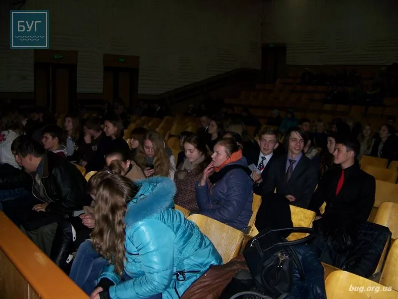 Демонстрація гібридного автомобіля МВС у Нововолинську 11 Фото00014