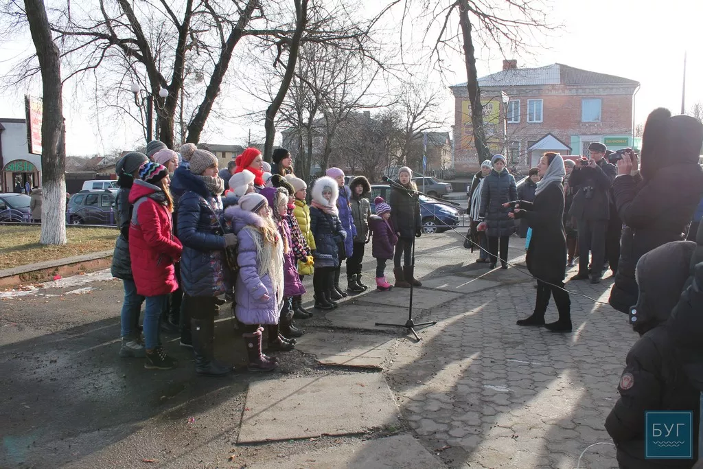 Нововолинські колядники допомагають військовослужбовцям 2 Image00004