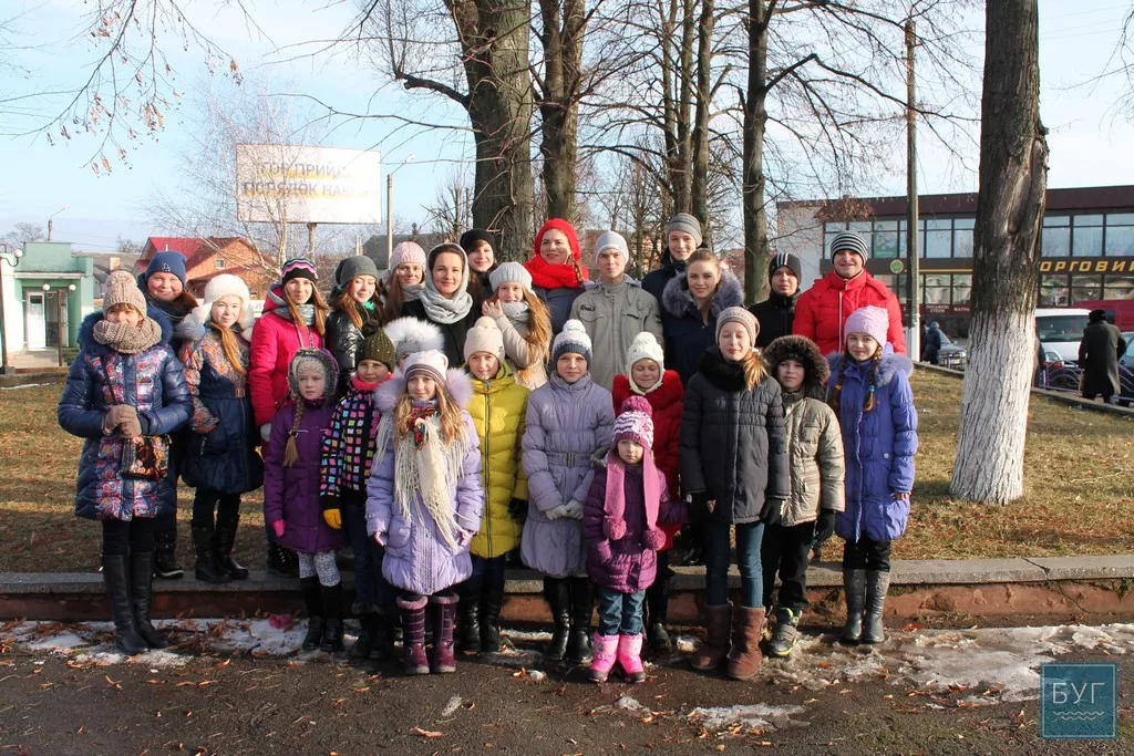 Нововолинські колядники допомагають військовослужбовцям 6 Image00026