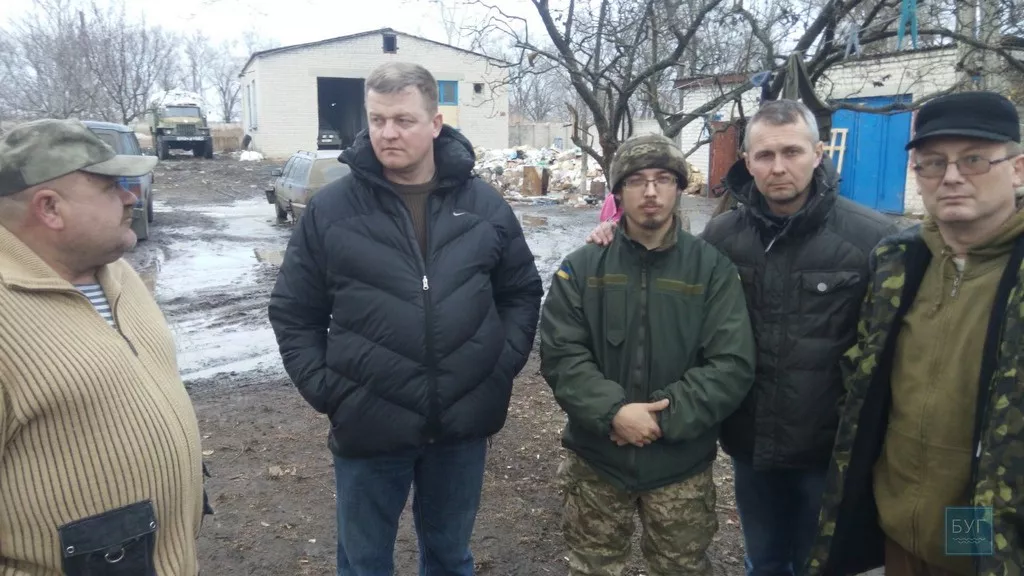 Нововолинські волонтери із "Народного фронту" повернулись зі Сходу 3 Share2015-03-06-bfb75e063aeaa08bb146044b15442bc05d0b95d0a3d5f9aced9ba1965fbdf9de-Picture