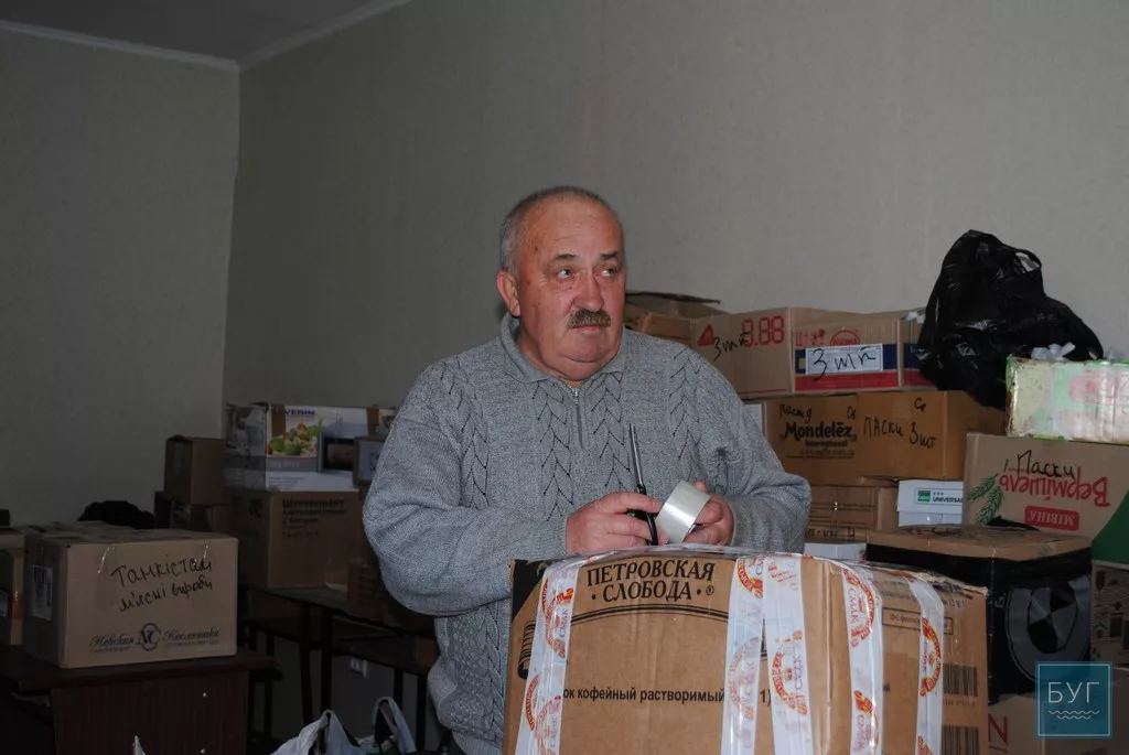 Смачні Великодні подарунки відправили на передову із Володимира Волинського 10 ы00022