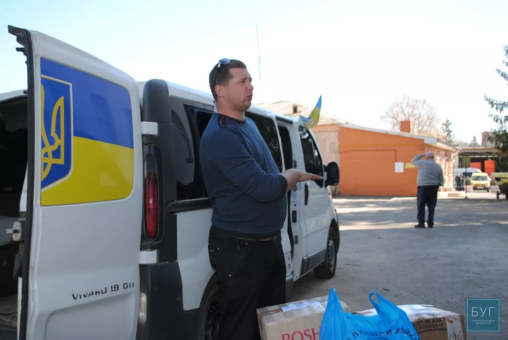 Смачні Великодні подарунки відправили на передову із Володимира Волинського 12 ы00031