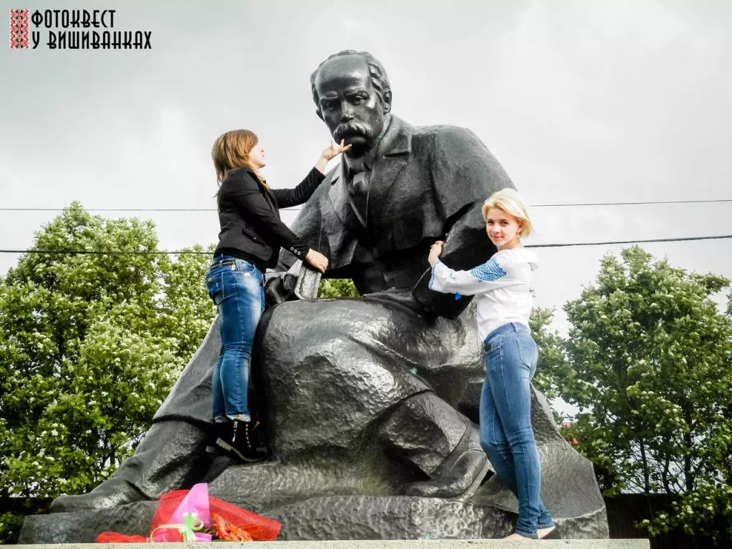 Фотоквест у вишиванках на вулицях Володимира-Волинського 6 SUJkkZZVIMQ
