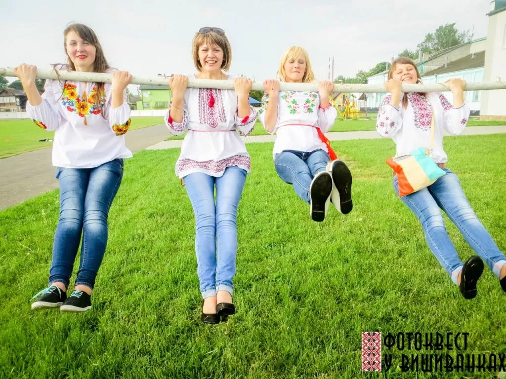 Фотоквест у вишиванках на вулицях Володимира-Волинського 2 Y6c9bgiOcU0