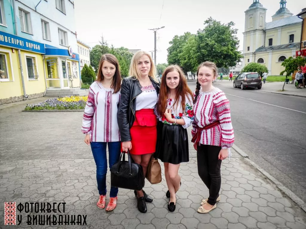 Фотоквест у вишиванках на вулицях Володимира-Волинського 16 xppwT4iwktk
