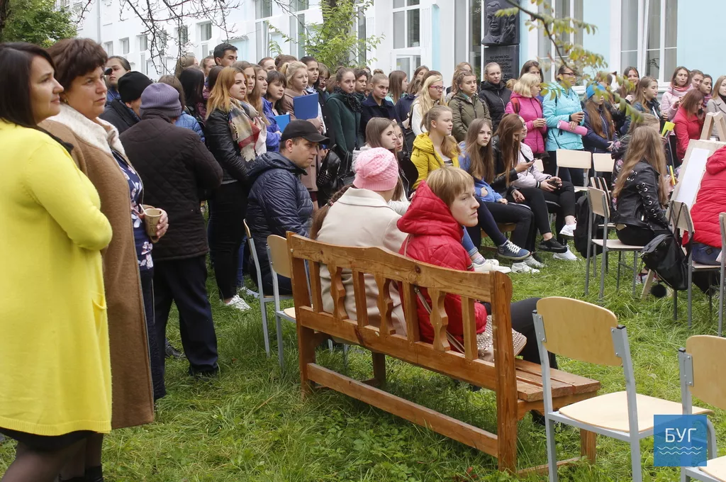 У Володимирі-Волинському з нагоди 100-річчя з дня народження Сухомлинського провели захід під відкритим небом 9