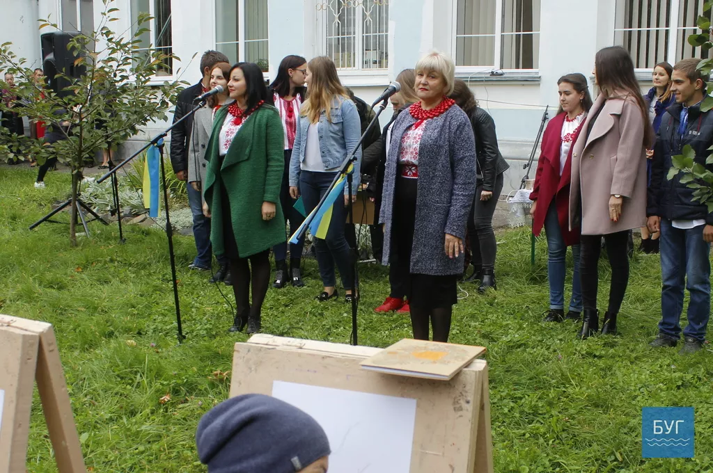 У Володимирі-Волинському з нагоди 100-річчя з дня народження Сухомлинського провели захід під відкритим небом 2