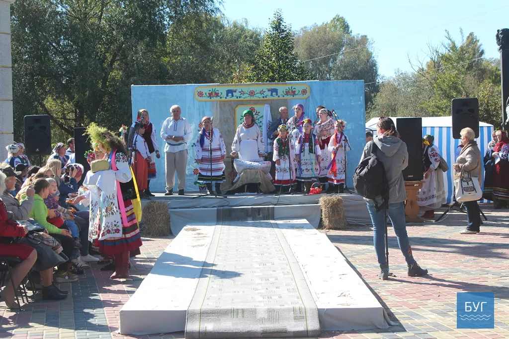 Українські давні весільні обряди відтворили у Володимирі-Волинському 9