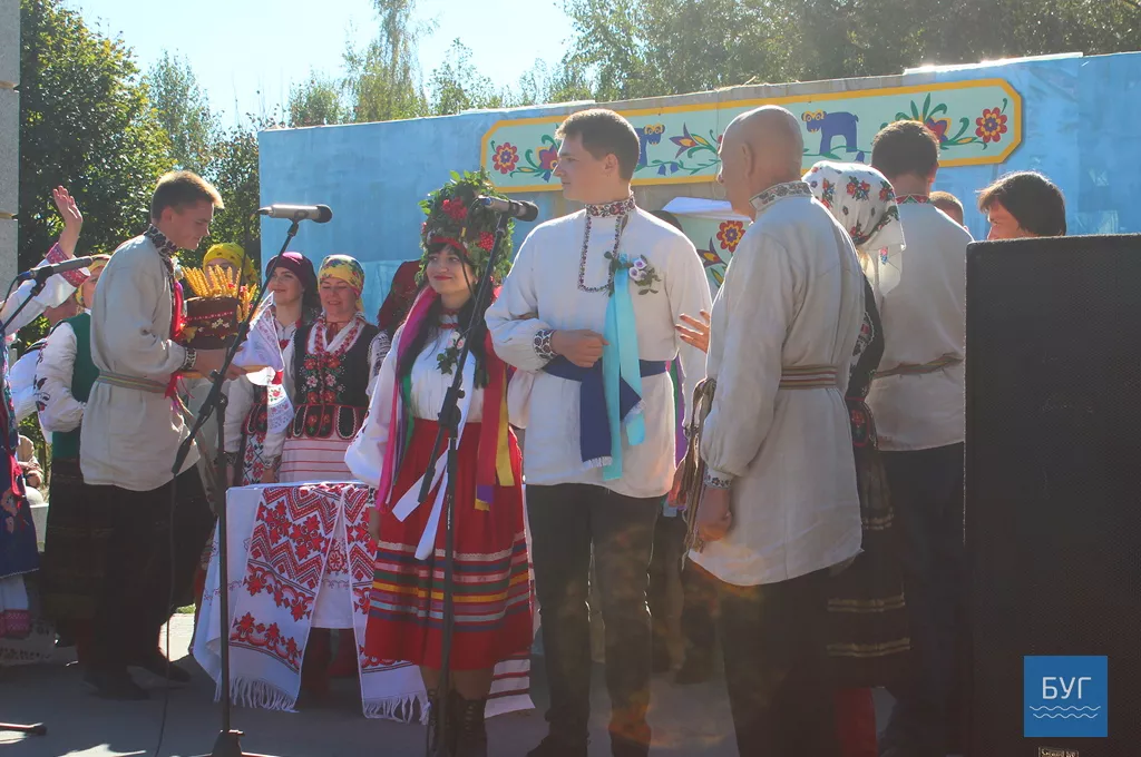 Українські давні весільні обряди відтворили у Володимирі-Волинському 4