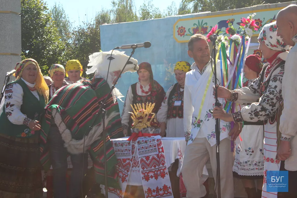 Українські давні весільні обряди відтворили у Володимирі-Волинському 2