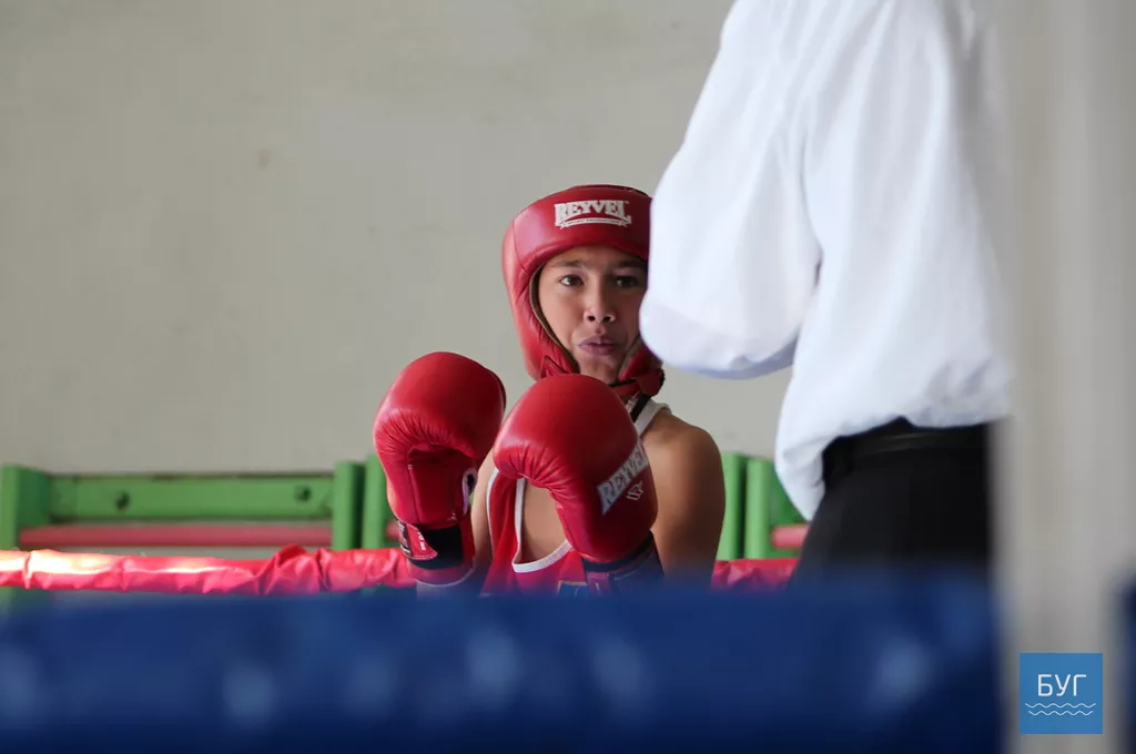 Боксерський турнір провели у Зимному 5