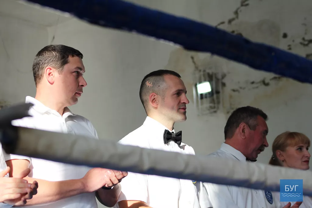 Боксерський турнір провели у Зимному 12