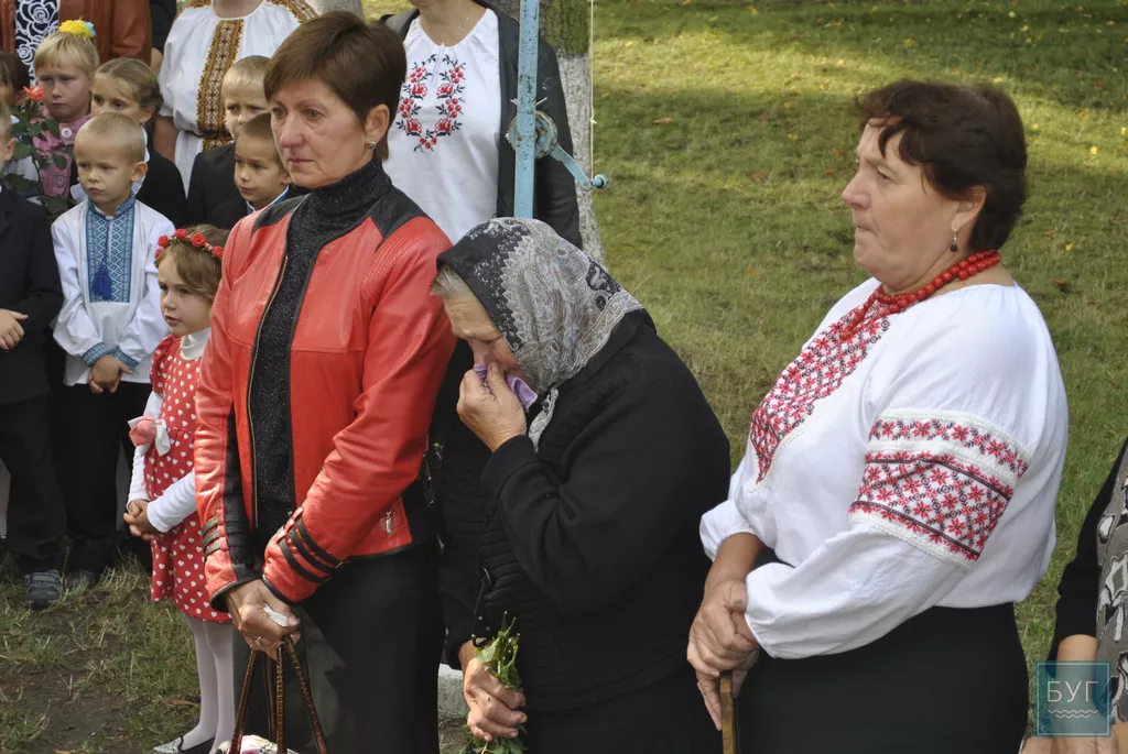 Меморіальну дошку на честь загиблого в АТО Володимира Пушкарука відкрили 25-го вересня у селі Мовники Іваничівського району 2 _DSC0097_tn
