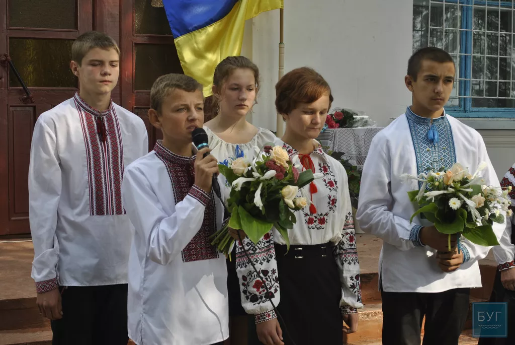 Меморіальну дошку на честь загиблого в АТО Володимира Пушкарука відкрили 25-го вересня у селі Мовники Іваничівського району 9 _DSC0208_tn