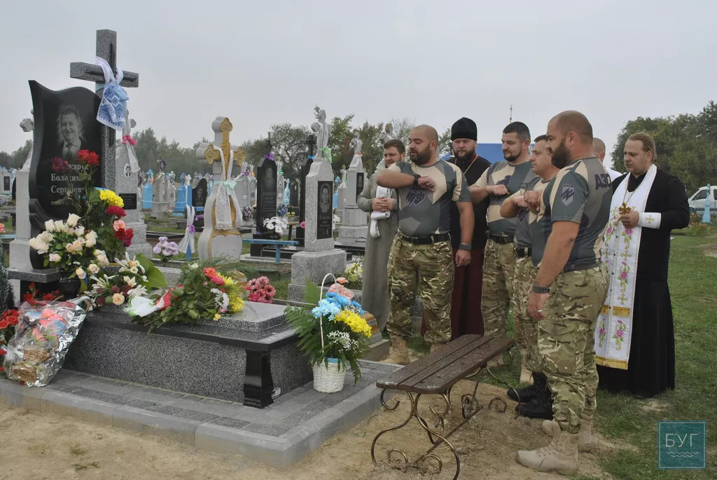 Меморіальну дошку на честь загиблого в АТО Володимира Пушкарука відкрили 25-го вересня у селі Мовники Іваничівського району 11 _DSC0286_tn