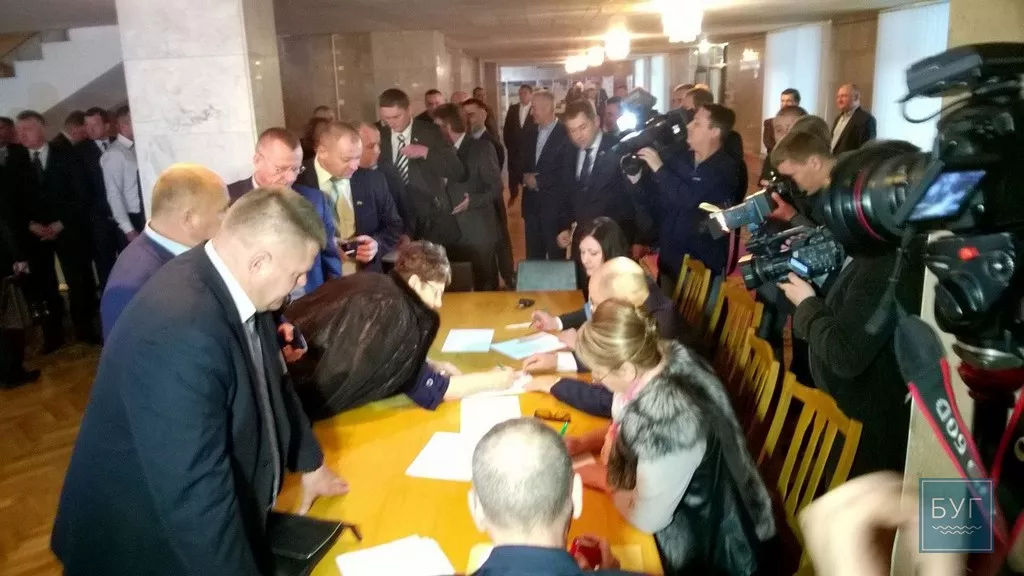 Ігор Палиця стає головою Волинської обласної ради. Олександр Пирожик та Роман Карпюк - заступники 8 IDJzZEoqdQQ