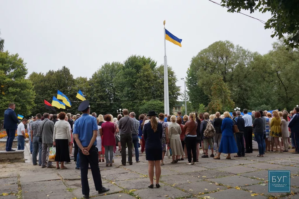 У Нововолинську урочисто вшанували Державний прапор України 2 DSC07379