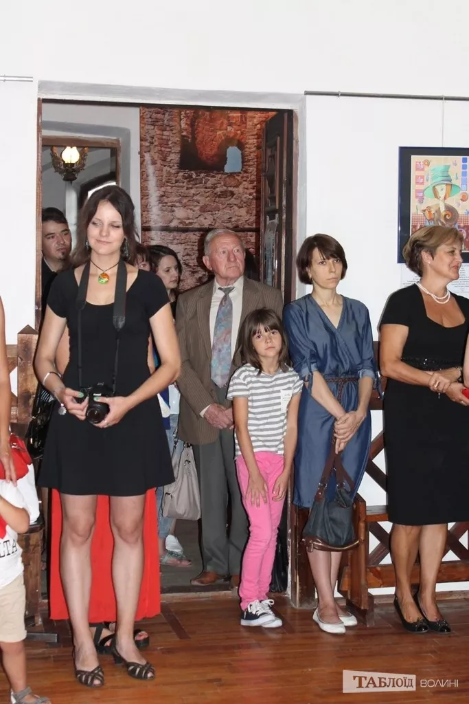 У Луцьку презентували роботи нововолинської художниці у стилі символізму 2 img_5871