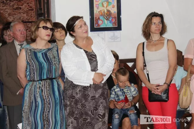 У Луцьку презентували роботи нововолинської художниці у стилі символізму 10 lyuyuyudy