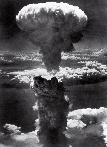 Ядерний гриб над Нагасакі, 1945. Лейтенант Чарльз Леві.