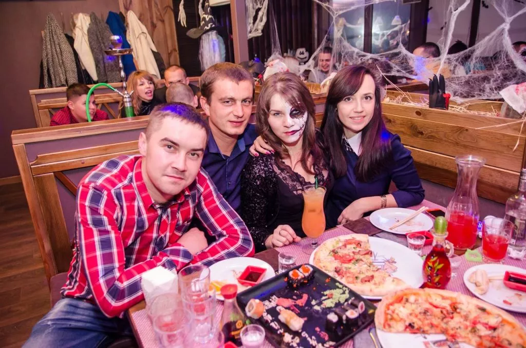 Як нововолинці з учасниками Ліги сміху відпочивали 12 hxjxt9vb850