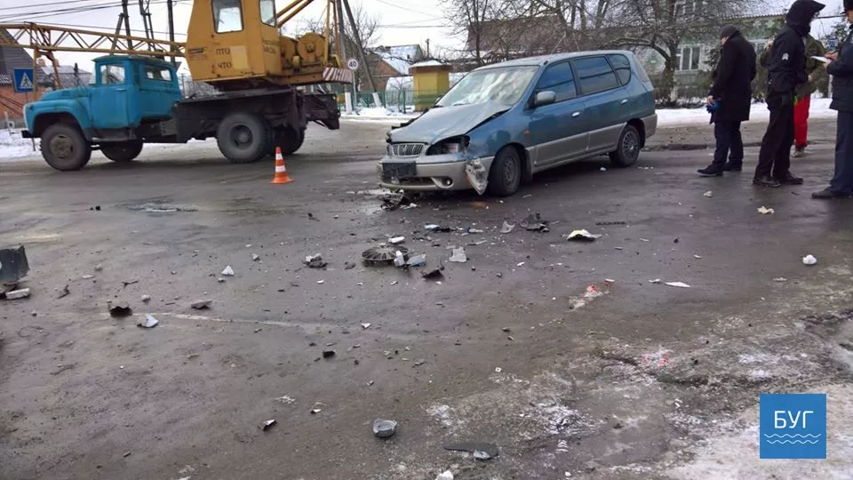 ДТП в Нововолинську. Водій отримав медичну допомогу на місці, пасажир госпіталізований 6