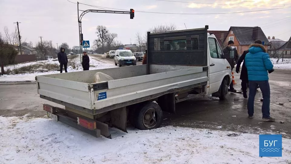 ДТП в Нововолинську. Водій отримав медичну допомогу на місці, пасажир госпіталізований 7