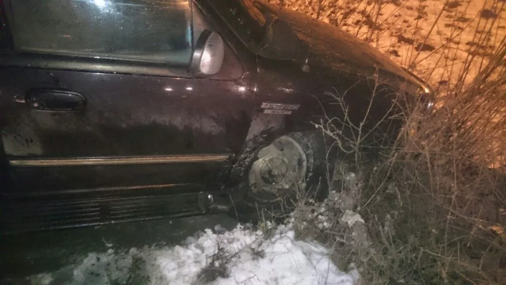 У Нововолинську нетвереза жінка-водій, виїхавши на зустрічну смугу, влетіла у інше авто 3