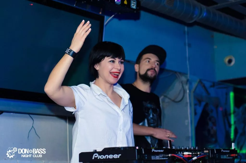 Як DJ Natasha Rostova в нововолинському нічному клубі виступала “DON BASS” 26