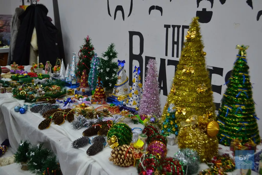 Невимушена атмосфера, святковий концерт, благодійний аукціон – у Нововолинську відбулась акція «З добром у серці» 2 dsc_3922