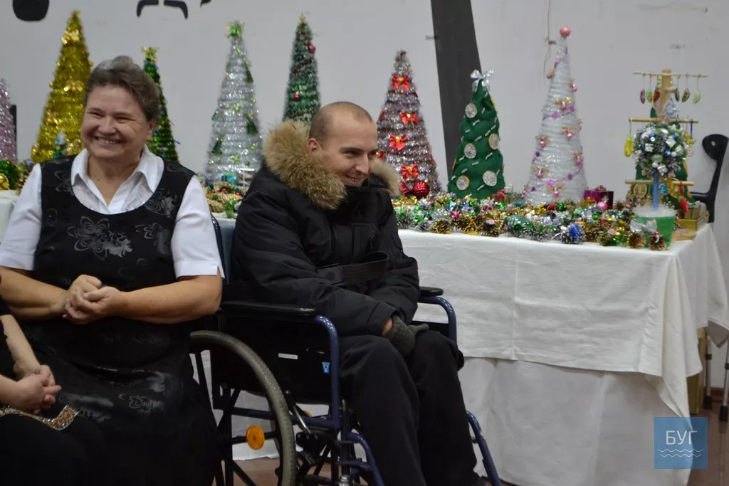 Невимушена атмосфера, святковий концерт, благодійний аукціон – у Нововолинську відбулась акція «З добром у серці» 20 dsc_3983