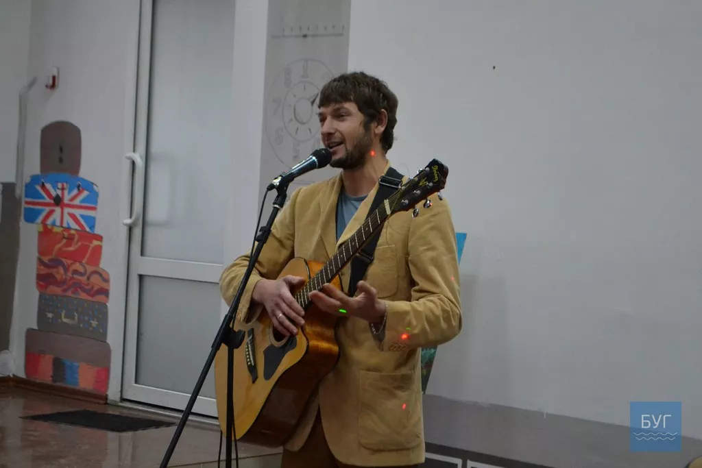 Невимушена атмосфера, святковий концерт, благодійний аукціон – у Нововолинську відбулась акція «З добром у серці» 3 dsc_3994