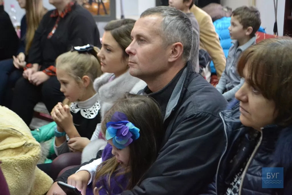 Невимушена атмосфера, святковий концерт, благодійний аукціон – у Нововолинську відбулась акція «З добром у серці» 19 dsc_4015