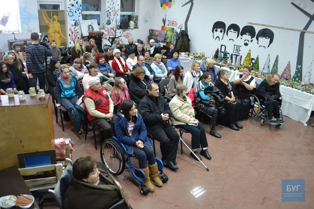 Невимушена атмосфера, святковий концерт, благодійний аукціон – у Нововолинську відбулась акція «З добром у серці» 6 dsc_4057