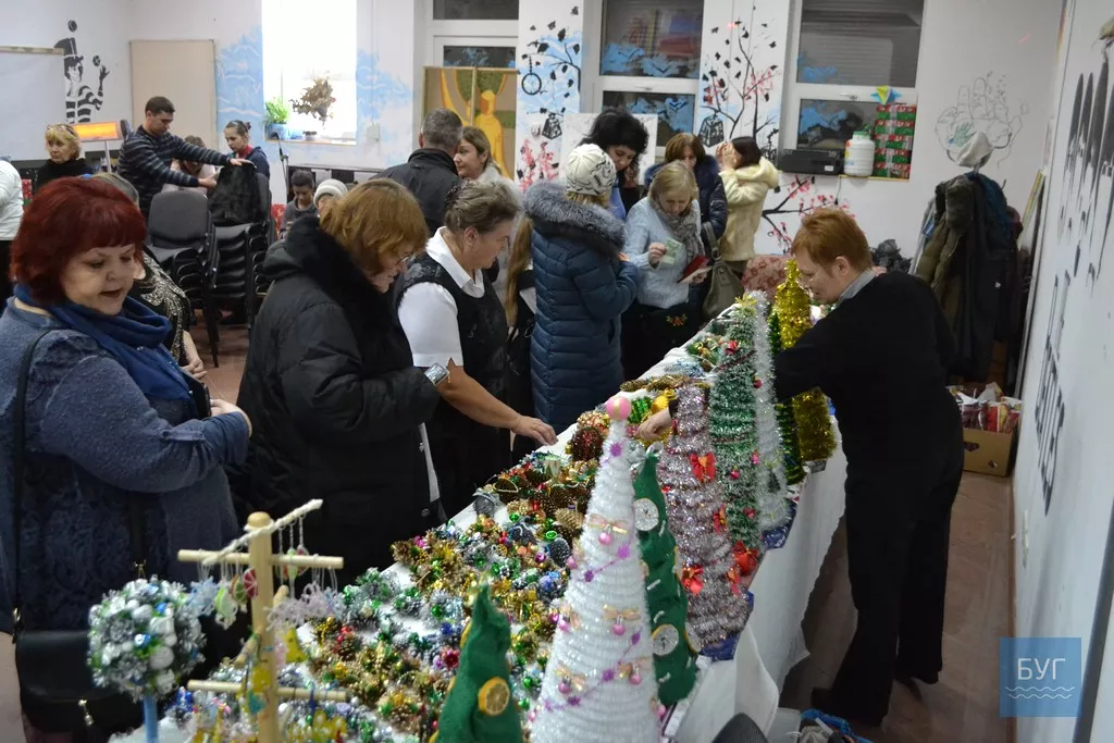 Невимушена атмосфера, святковий концерт, благодійний аукціон – у Нововолинську відбулась акція «З добром у серці» 11 dsc_4089