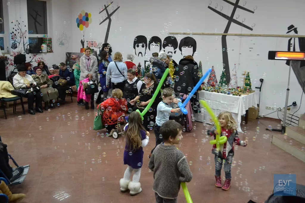 Невимушена атмосфера, святковий концерт, благодійний аукціон – у Нововолинську відбулась акція «З добром у серці» 12 dsc_4128