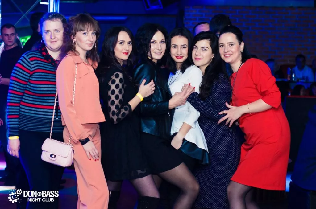 Як DJ Natasha Rostova в нововолинському нічному клубі виступала “DON BASS” 16
