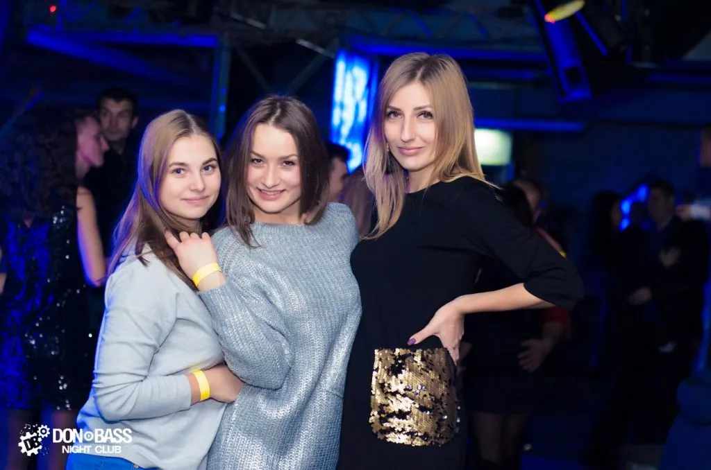 Як DJ Natasha Rostova в нововолинському нічному клубі виступала “DON BASS” 18