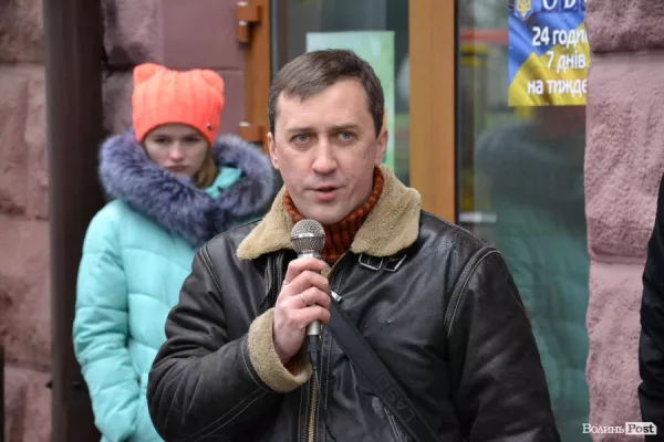 Луцьк став одним із 20 міст, де активісти долучилися до пікетування російських банків 8