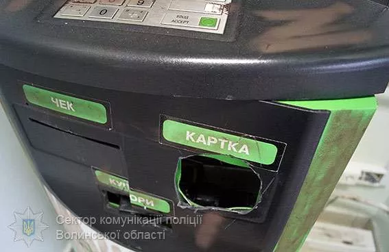 У Луцьку поліція зі стріляниною затримала озброєних грабіжників 2