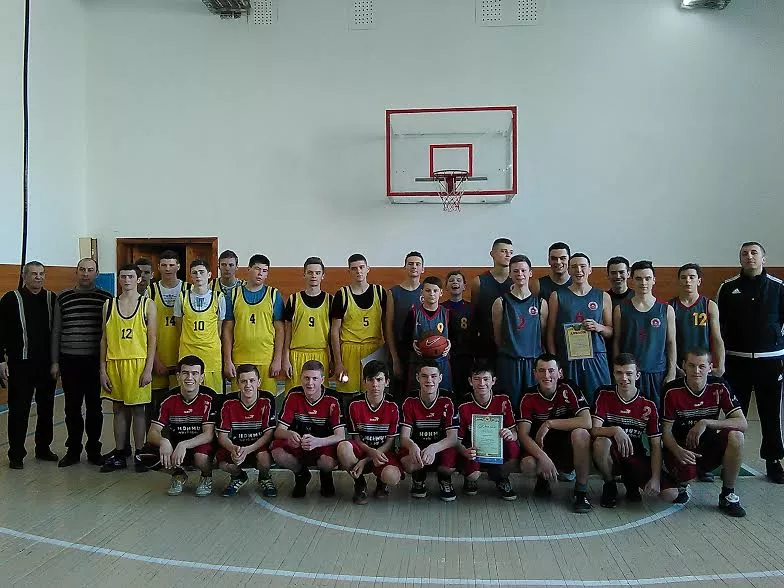 У Володимирі-Волинському відбулися XV спортивні ігри школярів Волині з баскетболу 3