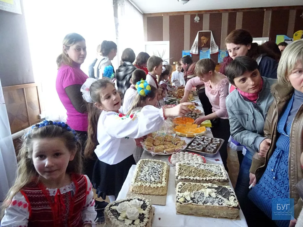 Свято весни і жінок та благодійний ярмарок відбулися у Самоволі Іваничівського району 9