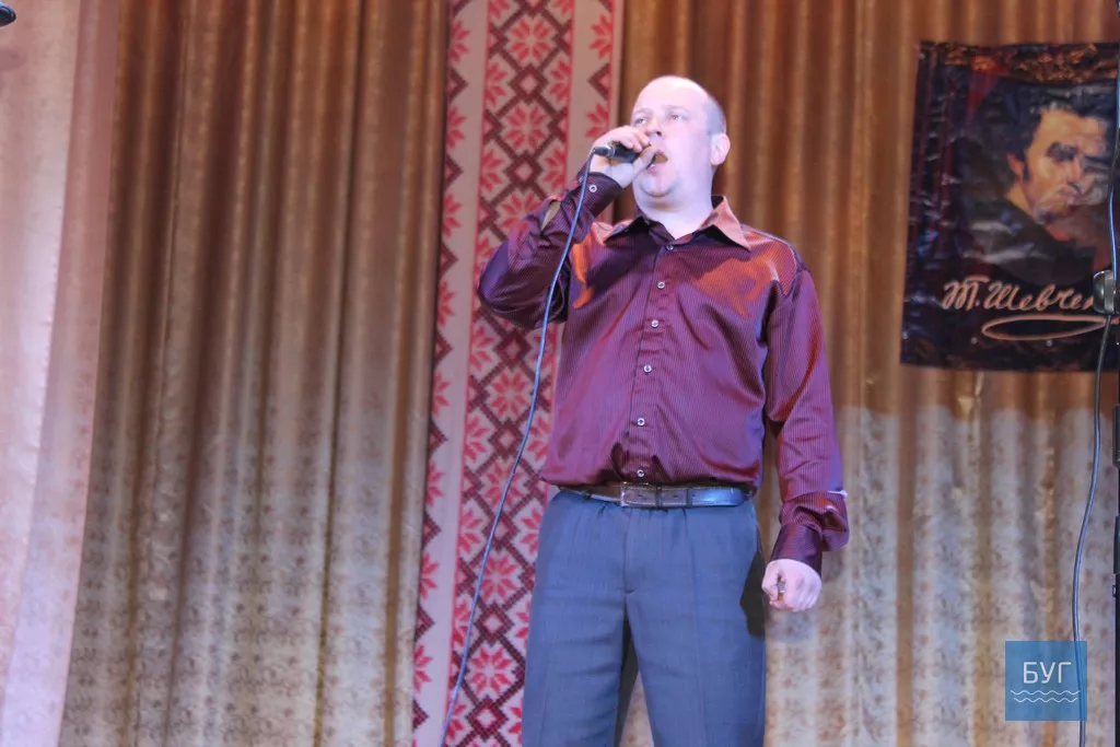 203 річницю від народження Тараса Шевченка в Іваничах відзначали у районному Домі "Просвіта" 3