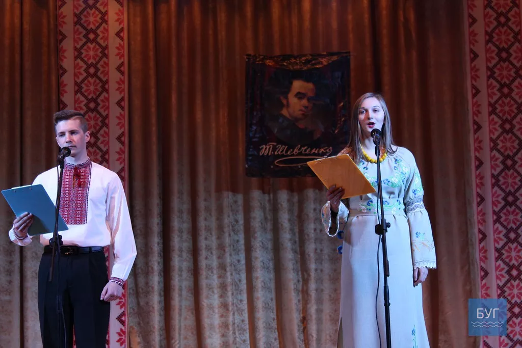 203 річницю від народження Тараса Шевченка в Іваничах відзначали у районному Домі "Просвіта" 2