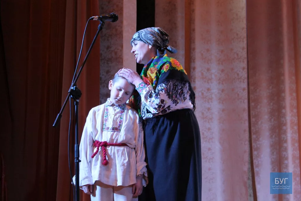 203 річницю від народження Тараса Шевченка в Іваничах відзначали у районному Домі "Просвіта" 5