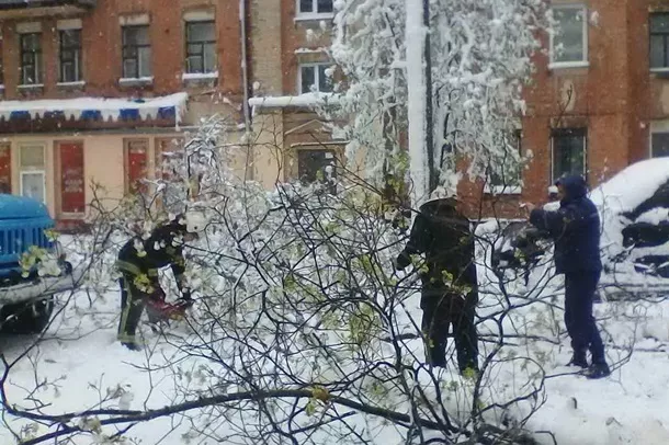 В Україні через негоду без світла залишаються 200 сіл 5