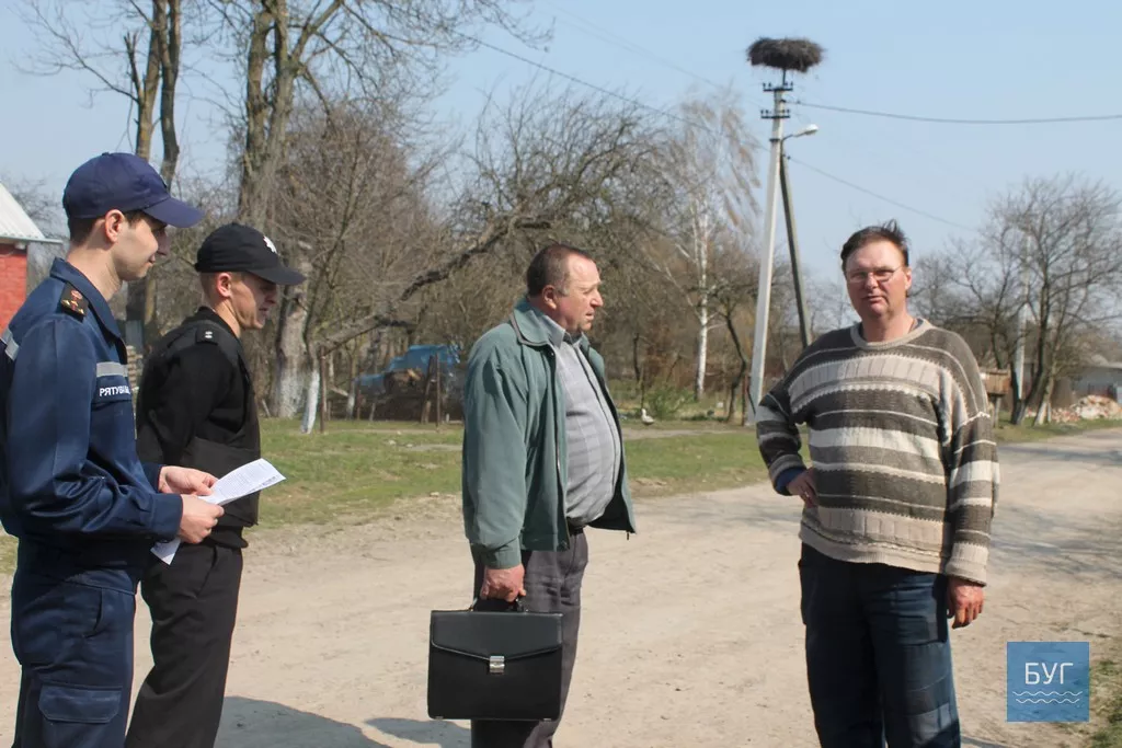 Рейдова бригада в Іваничівському районі виявляла паліїв, гасила пожежу та проводила роз'яснювальну роботу 3