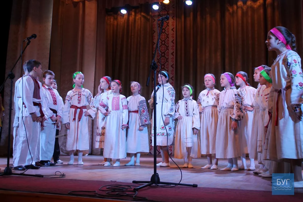 В Іваничах відбувся конкурс-огляд художньої самодіяльності "Дитинства веселковий світ" 13